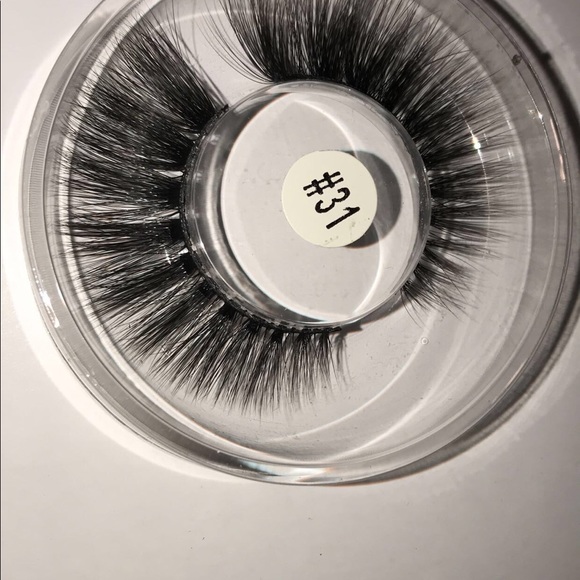 Mink Lashes - Picture 2 of 2